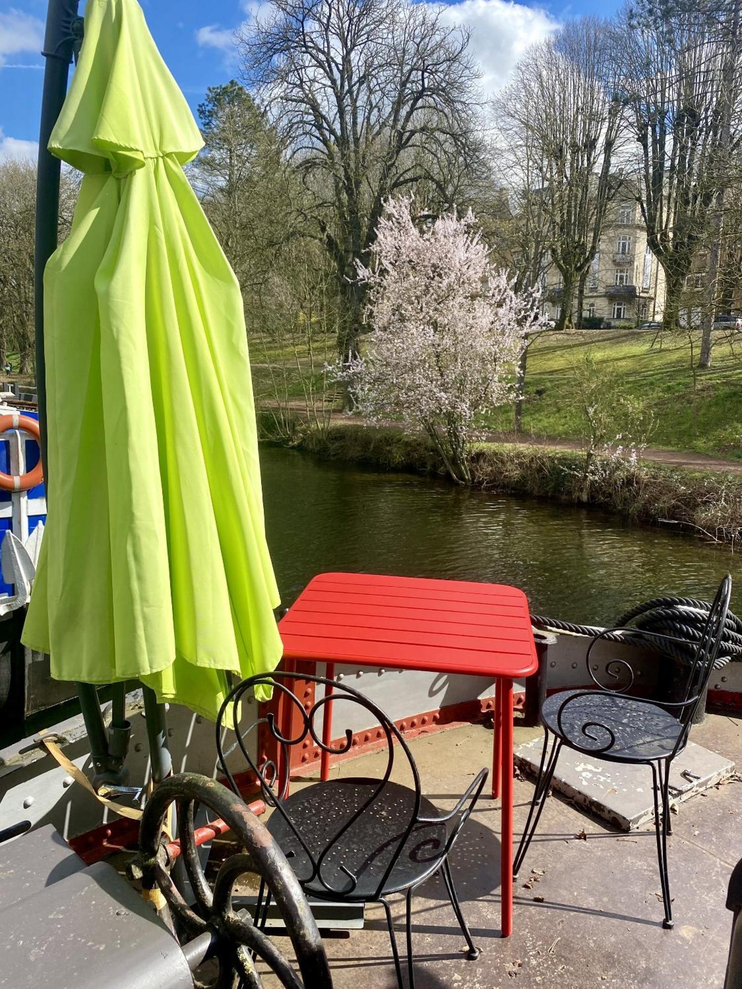 Bateau-hôtel Peniche Mapensee *